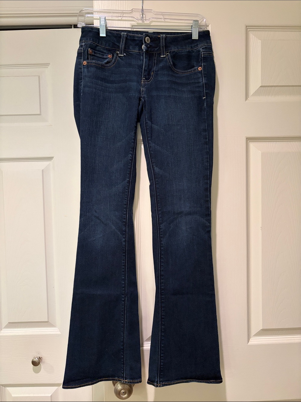 American Eagle Outfitters Super Stretch Dark Wash Women's flared Jeans